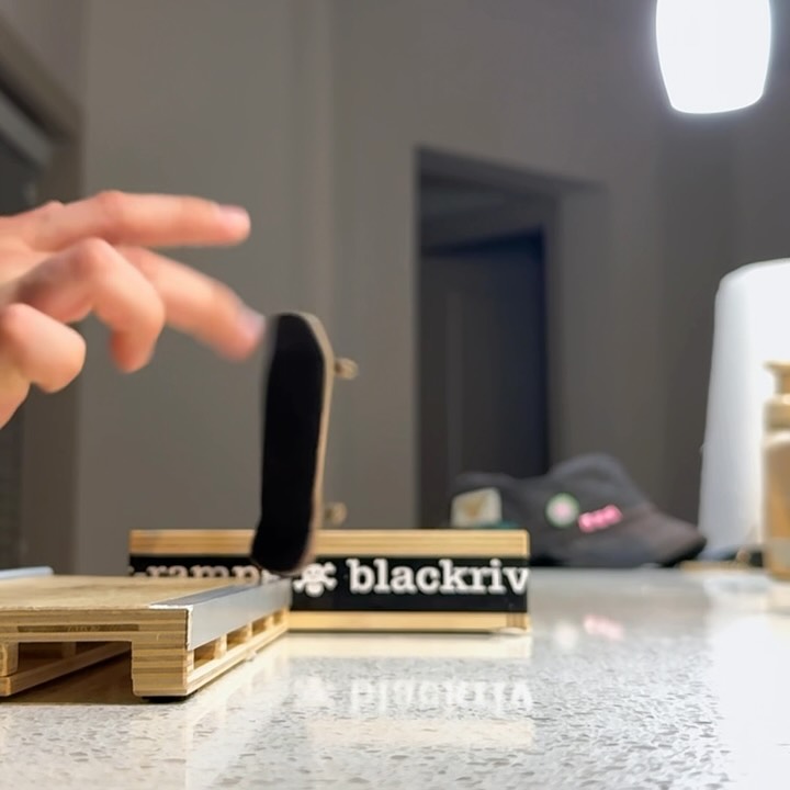 @icantnollie, frame 1