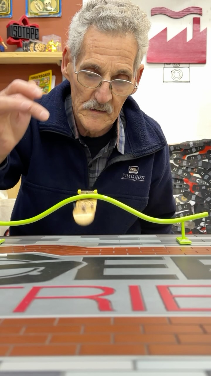 @fingerindustries: EL ABUELITO BUILDS