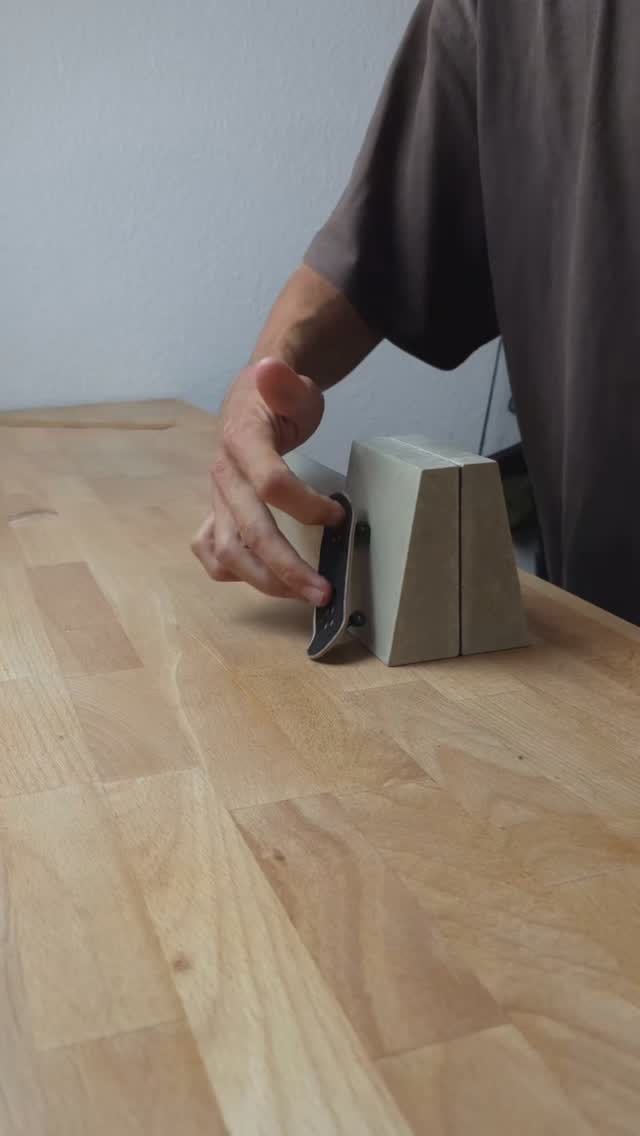 @lionel.simon.fb: Tabletop hubba.