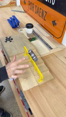@fingerindustries: ¿Con que tomas tu Fingerboard? ✌️🛹 Por acá Café y Finger ☕️ #fingerboard #cafe #skate #skateboard